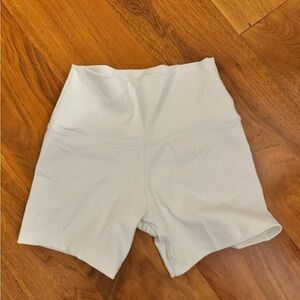 2nd Skin, High-waisted bike shorts. Size: child small.